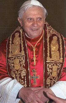 Benedicto XVI el día de su elección como Romano Pontífice 